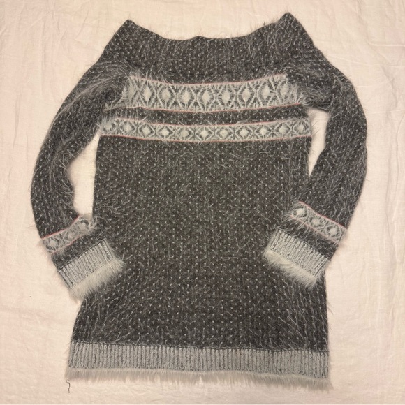 Anthropologie fuzzy sweater - Picture 4 of 8